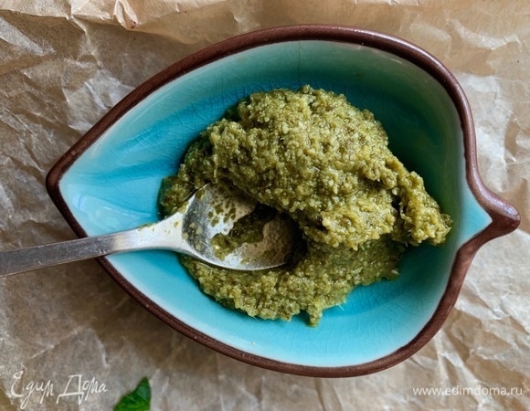 Песто можно подавать дополнительно.