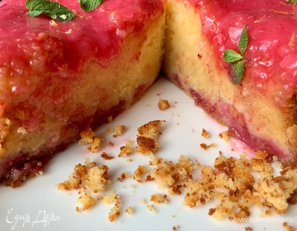 Вот так выглядит в разрезе, кекс еще не совсем остыл, текстура очень мягкая. Аромат имбиря, лимонной цедры и апельсинового фреша наполняет дом! В идеале дать постоять часа два не в холодильнике!