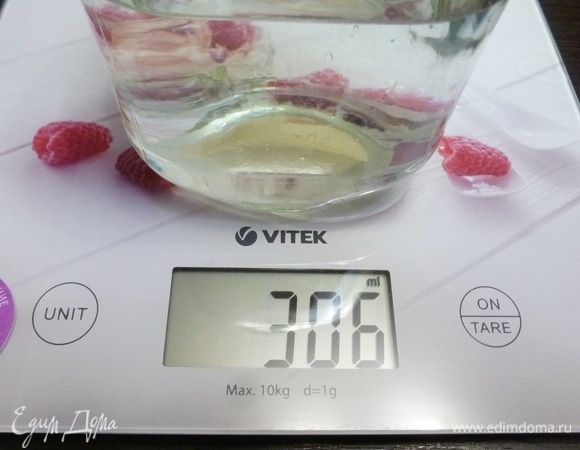 Воды нужно 300 мл. Вода должна быть прохладной.