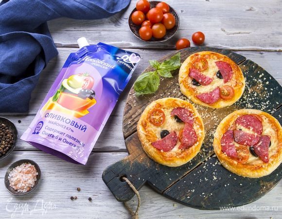 Сытная закуска к праздничному столу готова. Приятного аппетита!