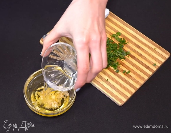 Разбавляем все это небольшим количеством воды.