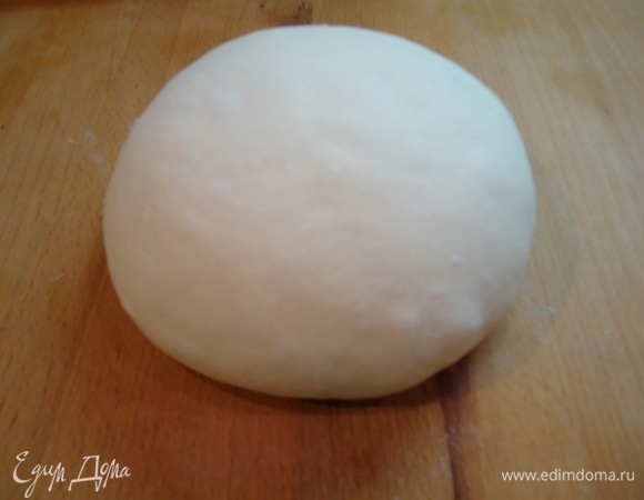 По истечении времени тесто подвернуть в шар и дать отдохнуть в течение 5 минут.