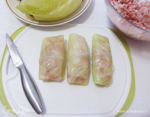 Заворачиваем в виде колбасок.