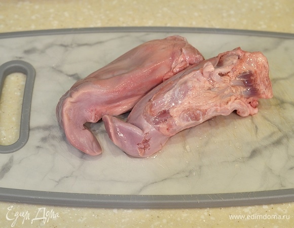 Языки хорошо вымойте, лучше всего использовать щетку.