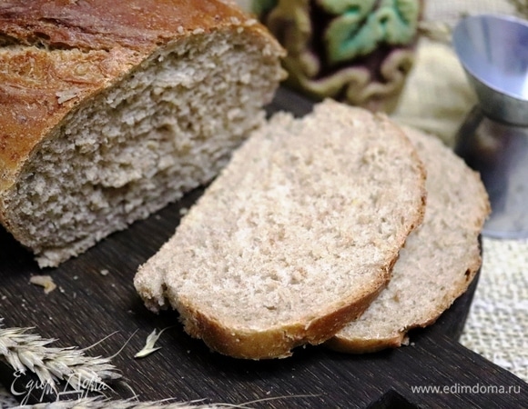 Хлебу дать полностью остыть на решетке. Я не выдержала и разрезала хлеб. Он постоял всего 30 минут. Вкусно! Приятного аппетита!