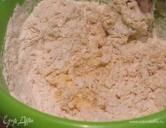 Вмешиваем мягкое масло.