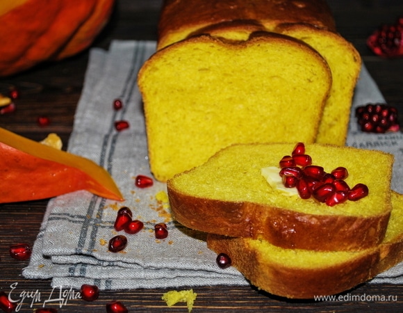 Хлеб получается очень вкусный, с нежным и немного влажным мякишем. Приятного аппетита.