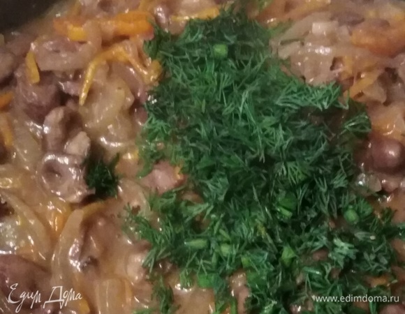 За 5 минут до конца готовки добавить укроп.