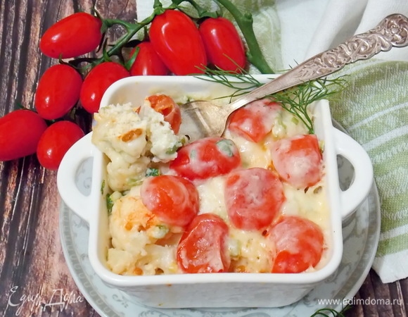 Ставим в микроволновую печку и готовим в течение 2 минут при мощности 800 Вт. Даем постоять 2 минуты и еще готовим 2–3 минуты. Так до готовности.