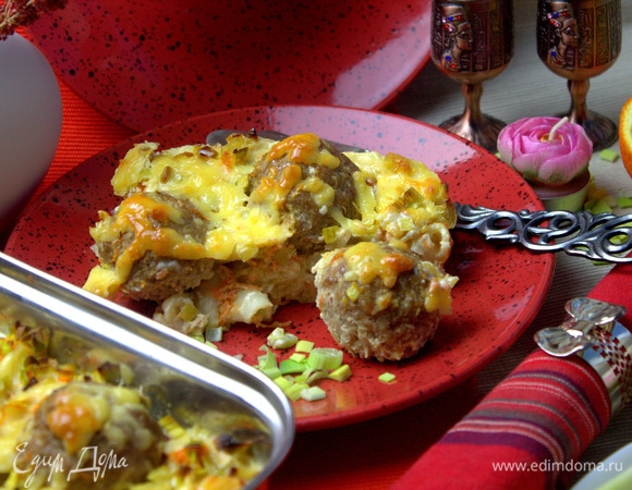 Когда чуть остынет блюдо, все отлично нарежется.