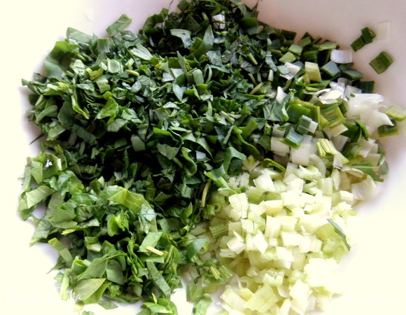 Соединить всю зелень.