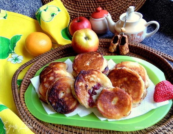 Из такого же теста готовим сладкие яблочные дольки в тесте — https://www.edimdoma.ru/retsepty/133098-yablochnye-dolki-s-dzhemom-v-klyare.