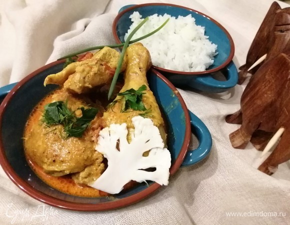 Готовое блюдо украсить рубленой кинзой.