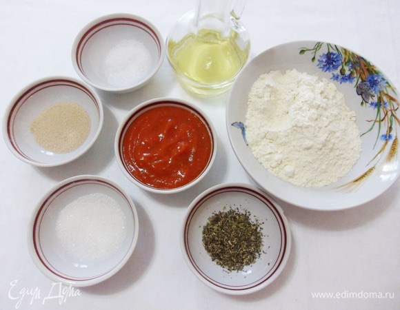 Все необходимые ингредиенты для домашнего хлеба.