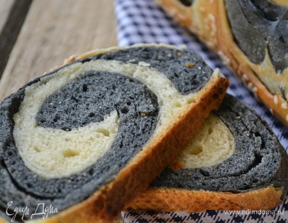 Выпекать в заранее разогретой до 200°C духовке 30 минут. При посадке теста духовку обильно сбрызгиваем из пульверизатора. Или до желаемого цвета корочки. Готовый багет охладить.