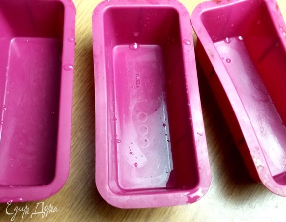 Еще теста хватило на такие мини-формочки.