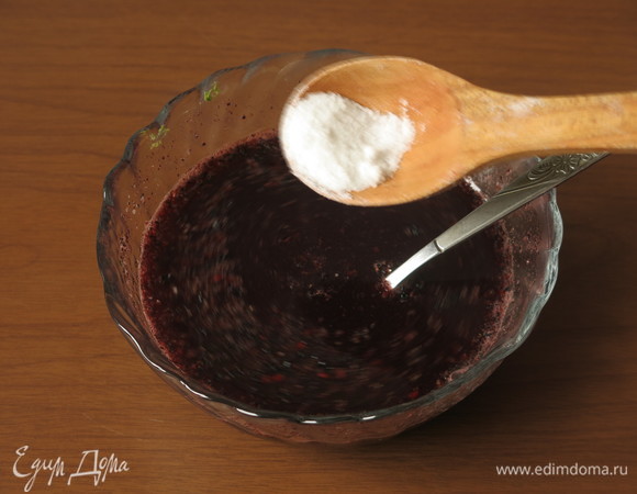 Добавляем 1/2 чайной ложки соли.