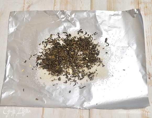 Затем чай. Чай может быть с добавками. У меня был с жасмином, может быть с мятой.