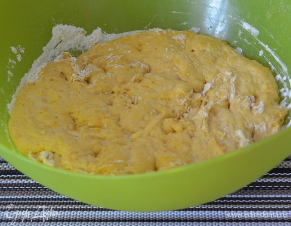 Несколько раз тесто примять.