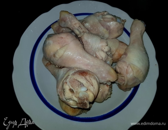 Остудить, снять кожу (она нам не понадобится).