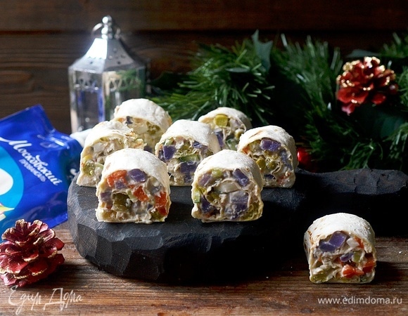 Нарежьте на кружки и подавайте к столу.