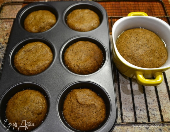 Включаю плиту и тесто выдерживаю для поднятия, укрыв влажным полотенцем, примерно 1 час.