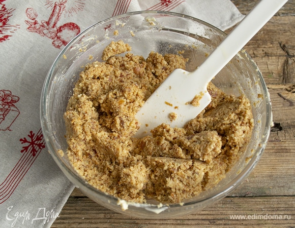 Тщательно вымешиваем массу, ставим в холодильник на 20 минут.