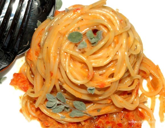 Подаем, посыпав орегано.