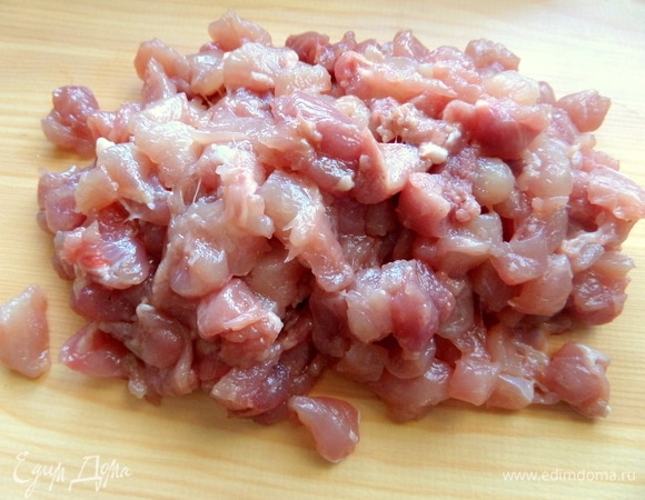 Мякоть порубить ножом.