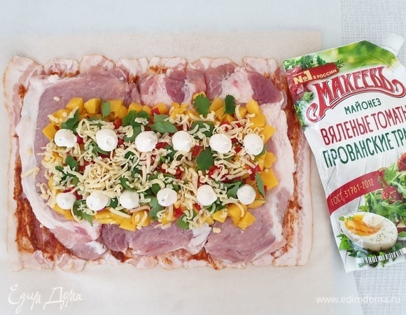 Добавим натертый твердый сыр и майонез «Вяленые томаты и прованские травы» ТМ «Махеевъ».