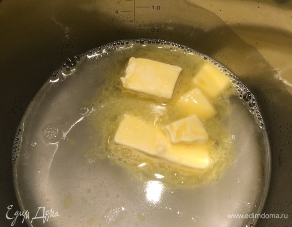 Воду, масло и соль вскипятить.