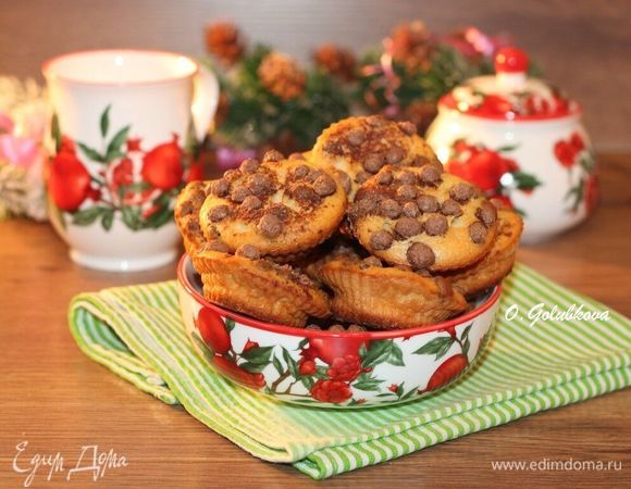 После запекания блюдо нельзя вынимать сразу из духовки и доставать из формы. Иначе оно потеряет упругость и осядет! Даем время остыть.