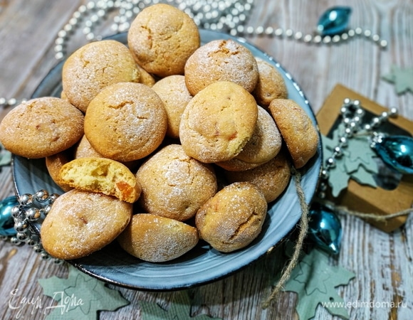 Печенье получается рассыпчатое и вкусное, с легким ароматом розмарина. Приятного аппетита.