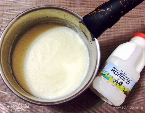 Варим густую манную кашу.