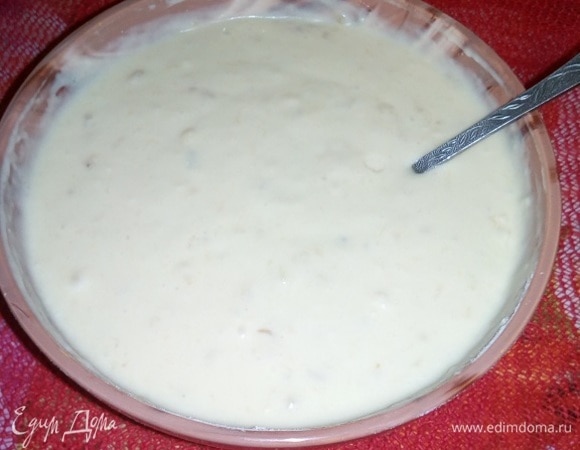 Хорошо перемешиваем массу. Тесто для оладий готово.