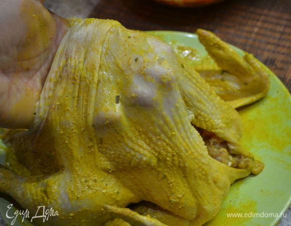 Таким образом у нас появилось много места для фарширования курицы, чем ваша душа пожелает!