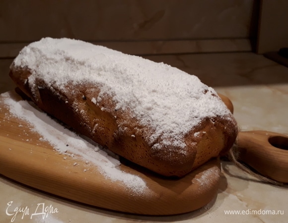 Как только кекс испечется щедро покрыть его сахарной пудрой. Приятного аппетита! С наступающим новым годом!