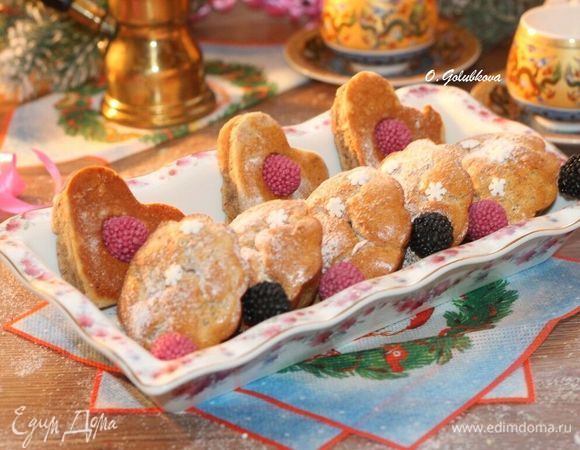 К омлету можно подать сметану, варенье или сладкие соусы. Приятного аппетита!