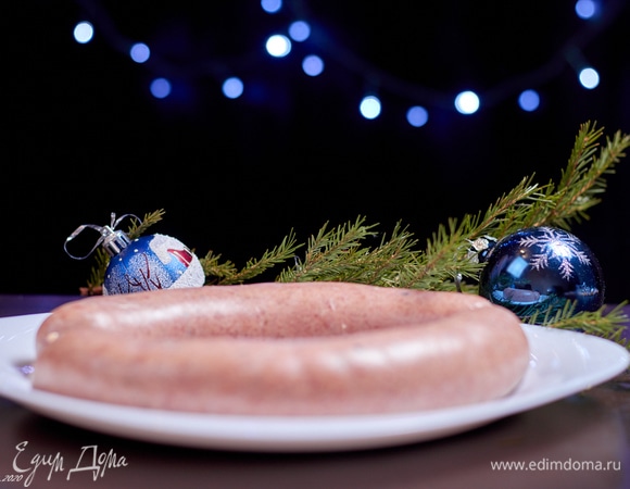 Колбасе дать отдохнуть ночь в холодильнике. Если планируете готовить только часть, то остальное храните в морозилке в сыром виде.