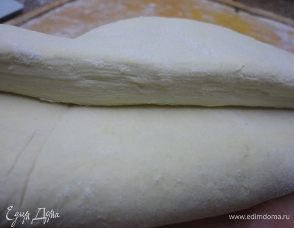 Готовому тесту лучше отлежаться в холодильнике часов 12.