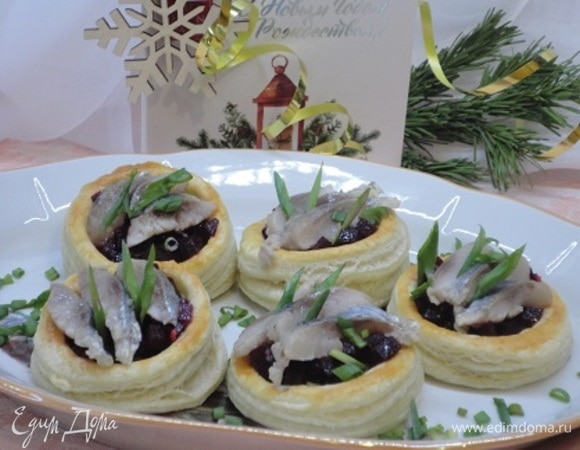 Остывшие коробочки заполнить начинкой.