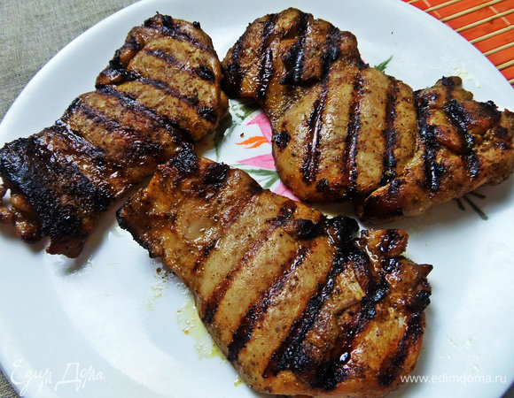 Курицу обжарить непосредственно перед подачей.