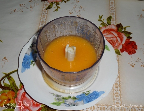 Измельчаем до пюреобразного состояния.