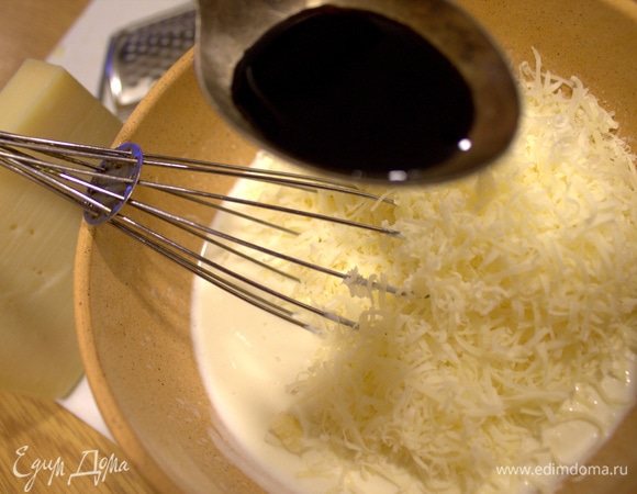 Добавить вустерширский соус.