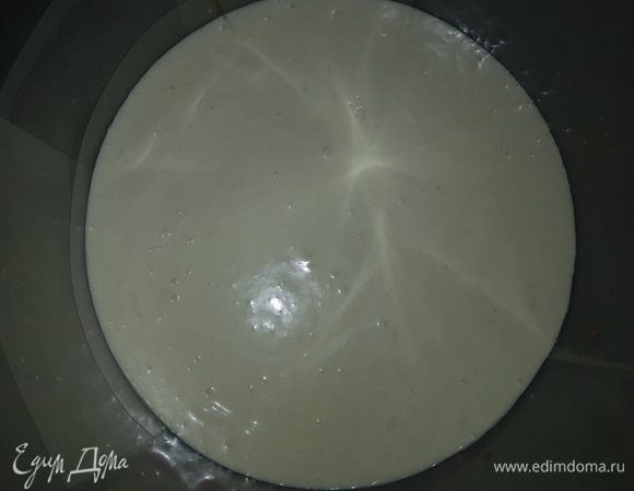 Мусс из белого шоколада готовим, как и два предыдущих. И так же выливаем на застывший слой из молочного шоколада.