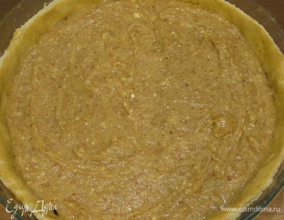 На джем — франжипан. На него — вишню.