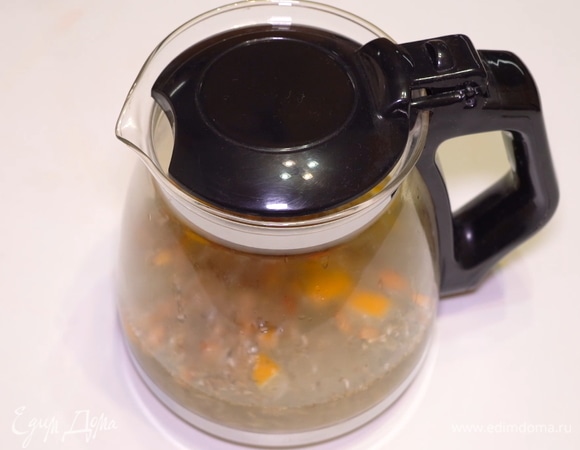 Даем настояться в течение 10 минут.