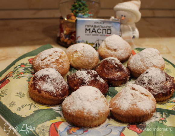 При подаче бумажные формочки лучше снять. У меня получилось 18 кексов. Приятного завтрака!