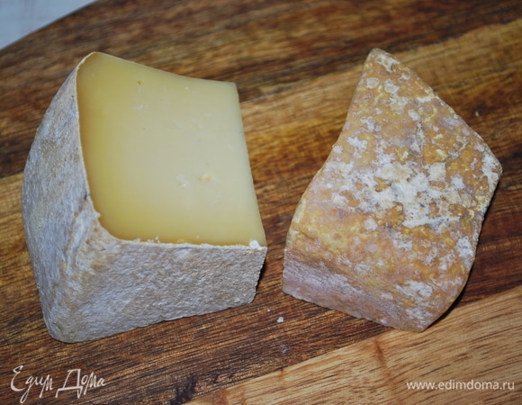 Вкус этой закуски будет зависеть от сыра. Надо взять хороший и качественный сыр с плесенью.