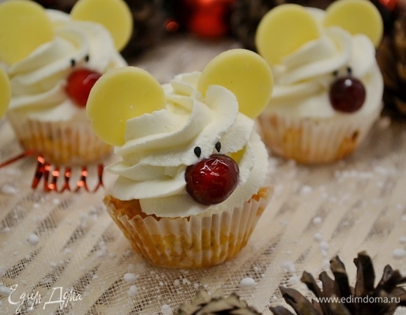 Украсить маффины. Из сыра сделать ушки, из черного кунжута — глазки, из клюквы — носики. Закуска готова. Приятного аппетита!